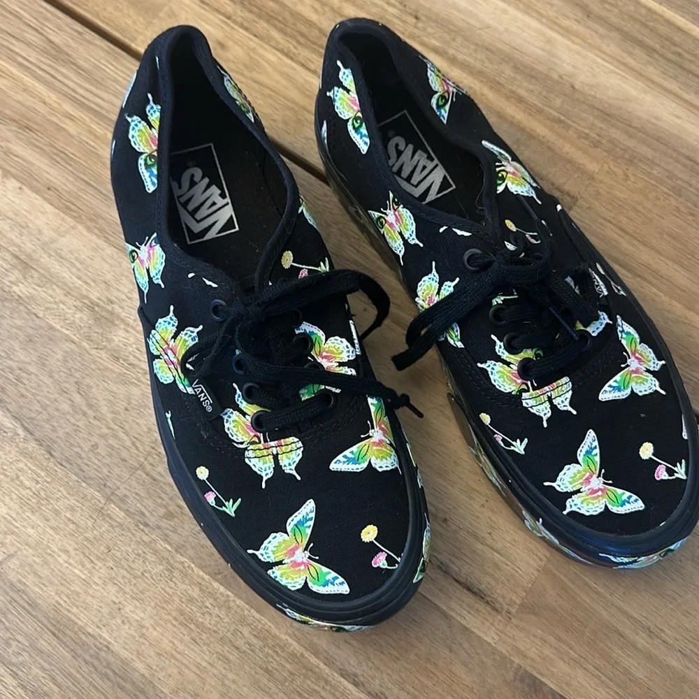 VANS AUTHENTIC STACKFORM PLATFORM SNEAKERS